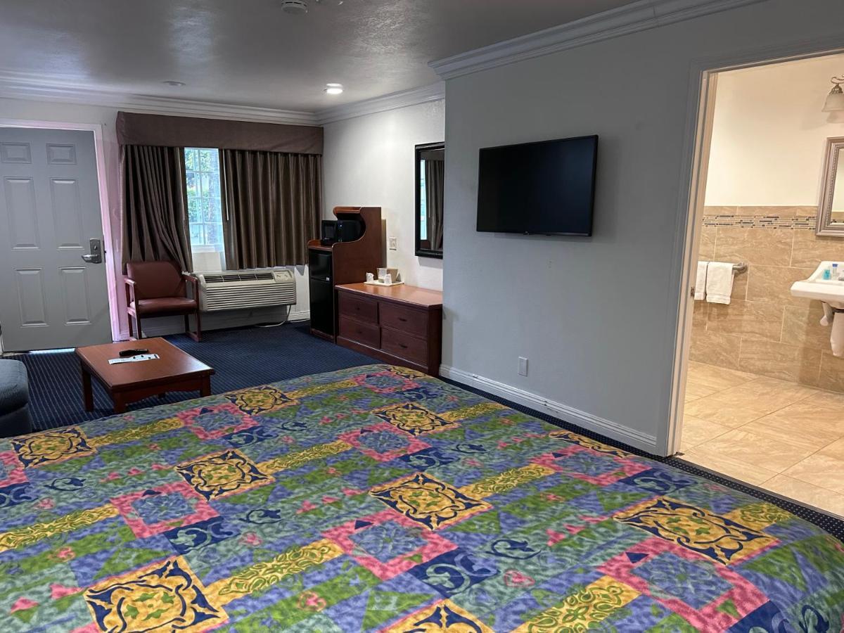 Willow Tree Lodge Fullerton Bagian luar foto