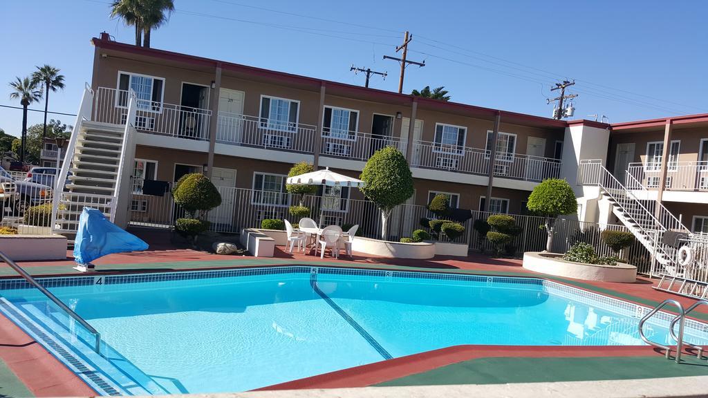 Willow Tree Lodge Fullerton Bagian luar foto