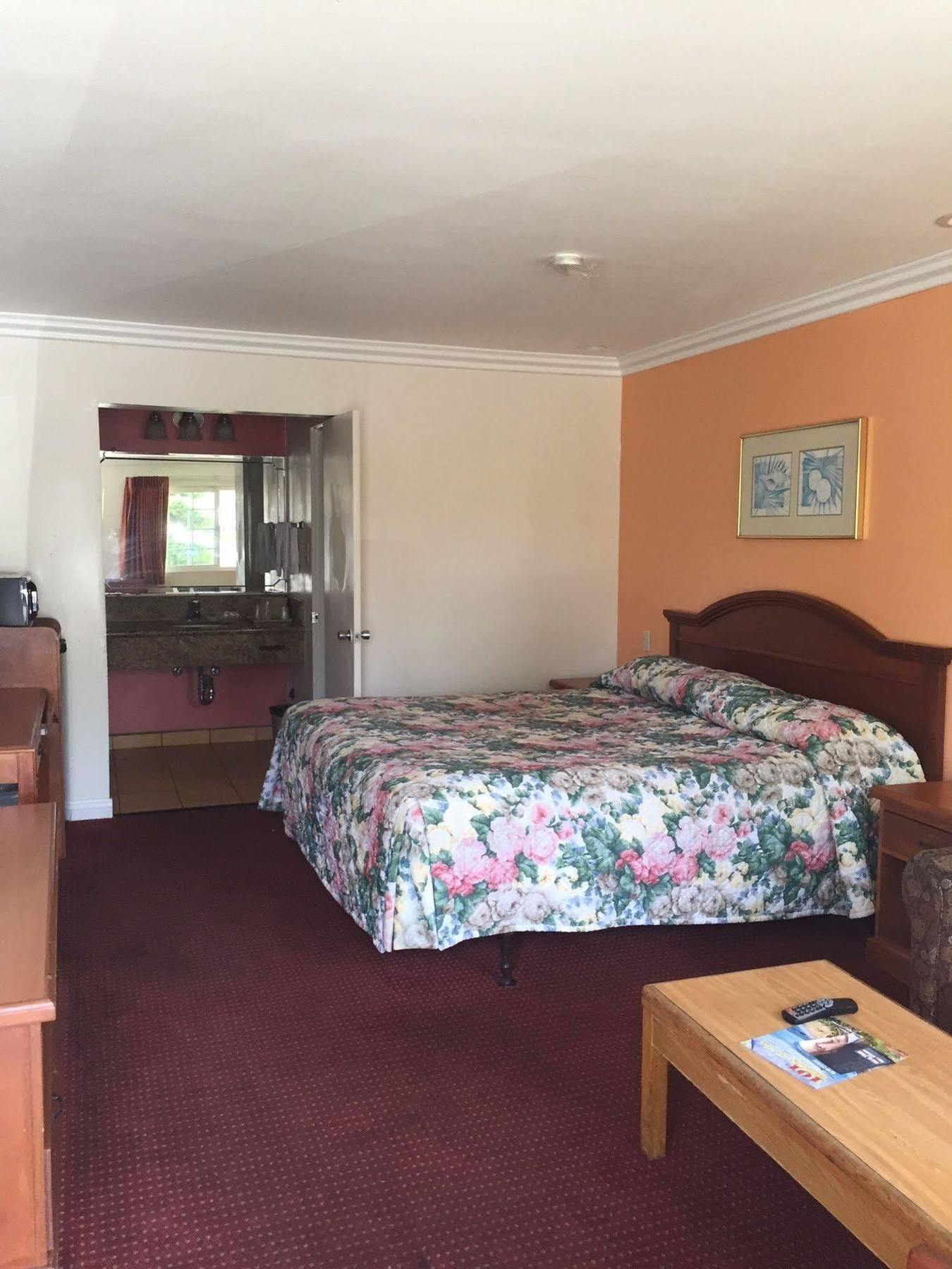 Willow Tree Lodge Fullerton Bagian luar foto