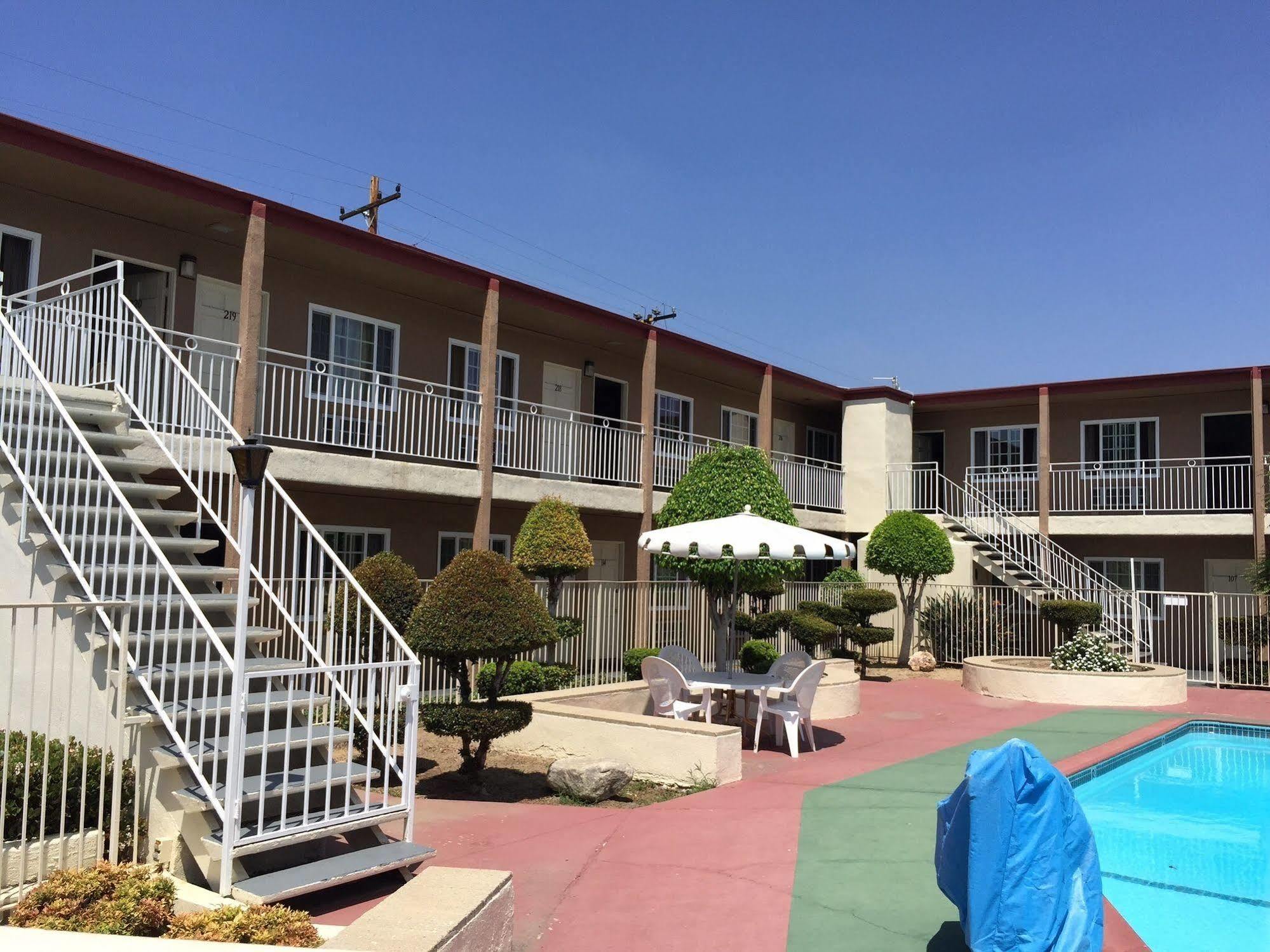 Willow Tree Lodge Fullerton Bagian luar foto
